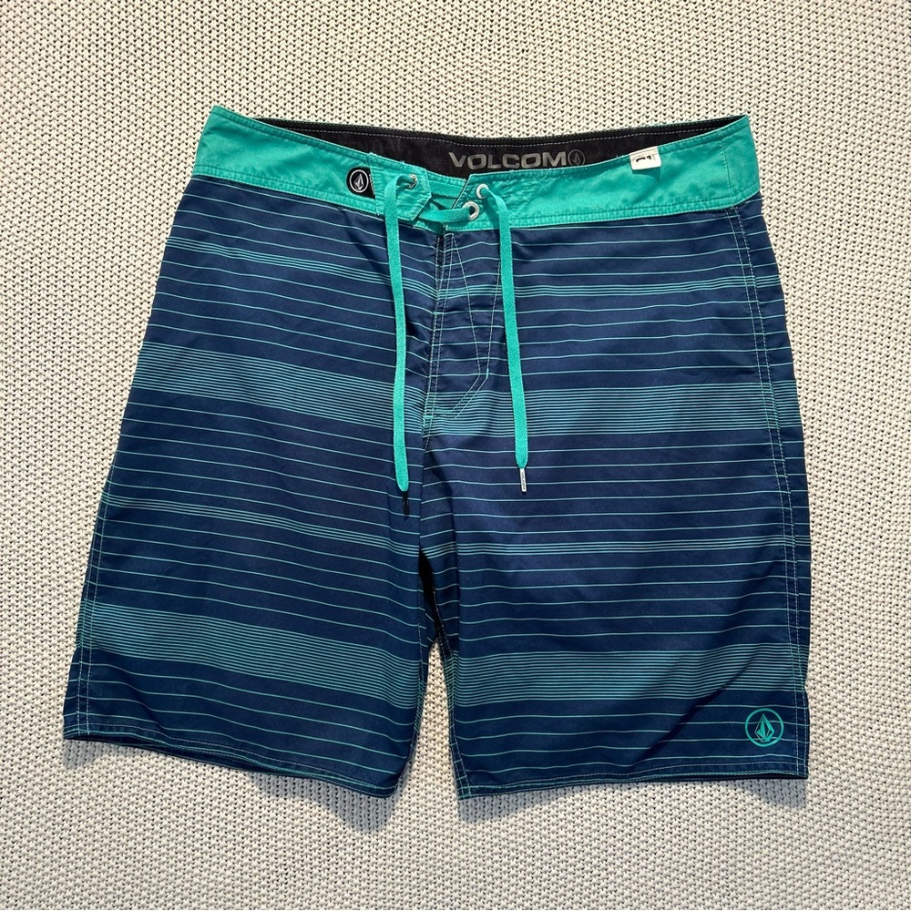 Y2K Volcom Men's Blue Swim Shorts Back Pocket
